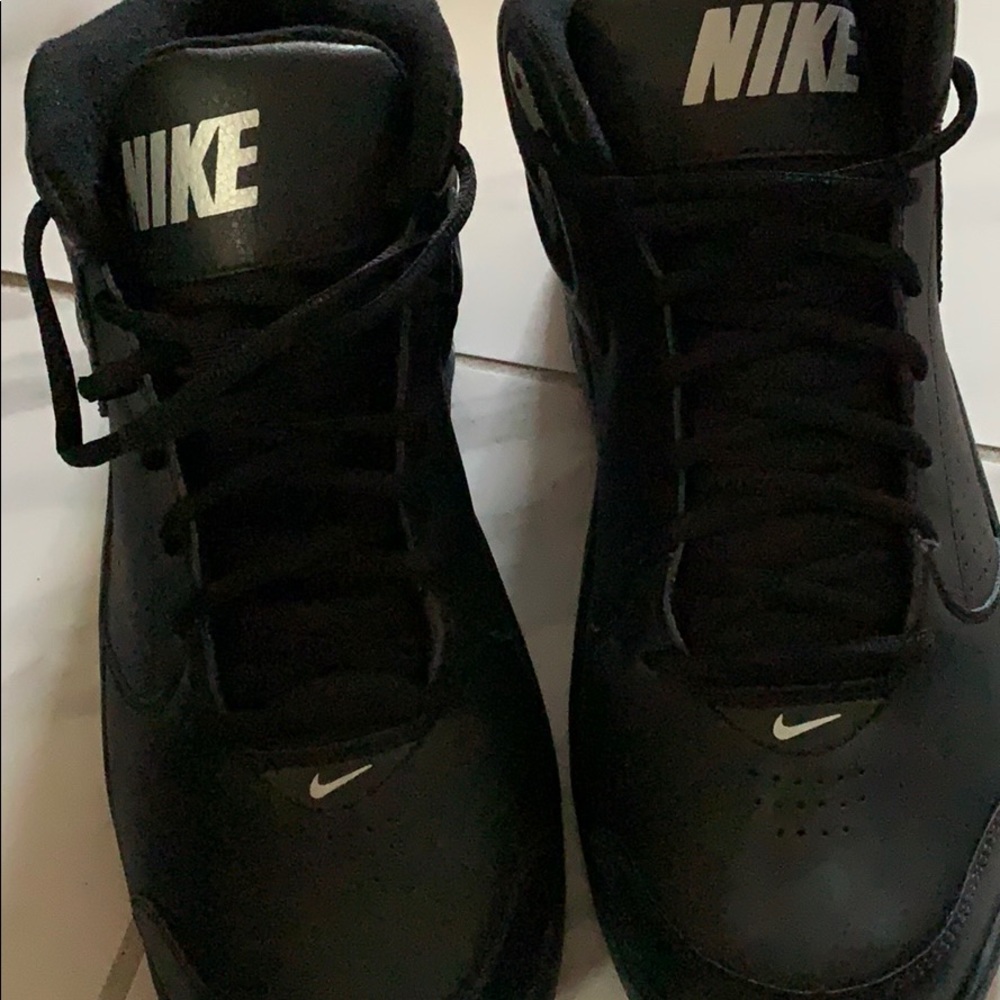 Nike basketball sneaker